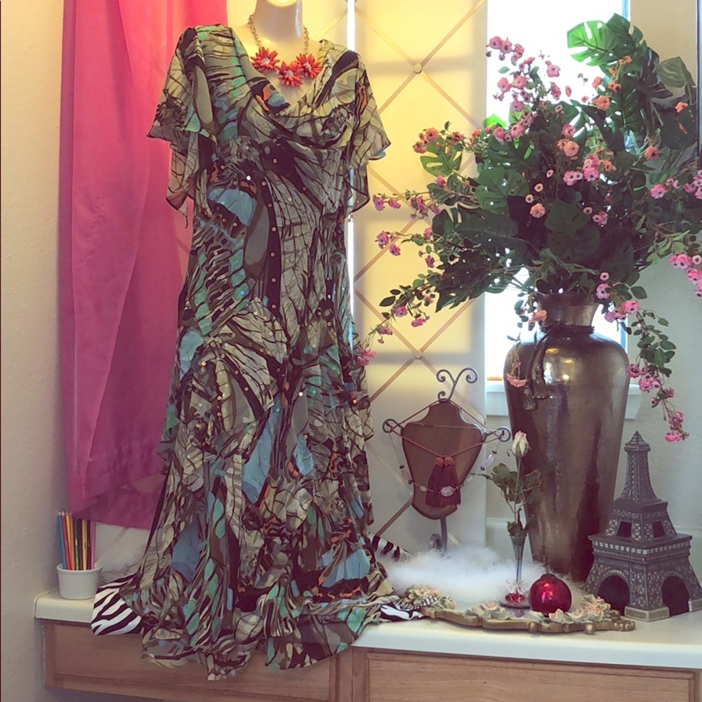 Beautiful Flowing Spring Dress size 16